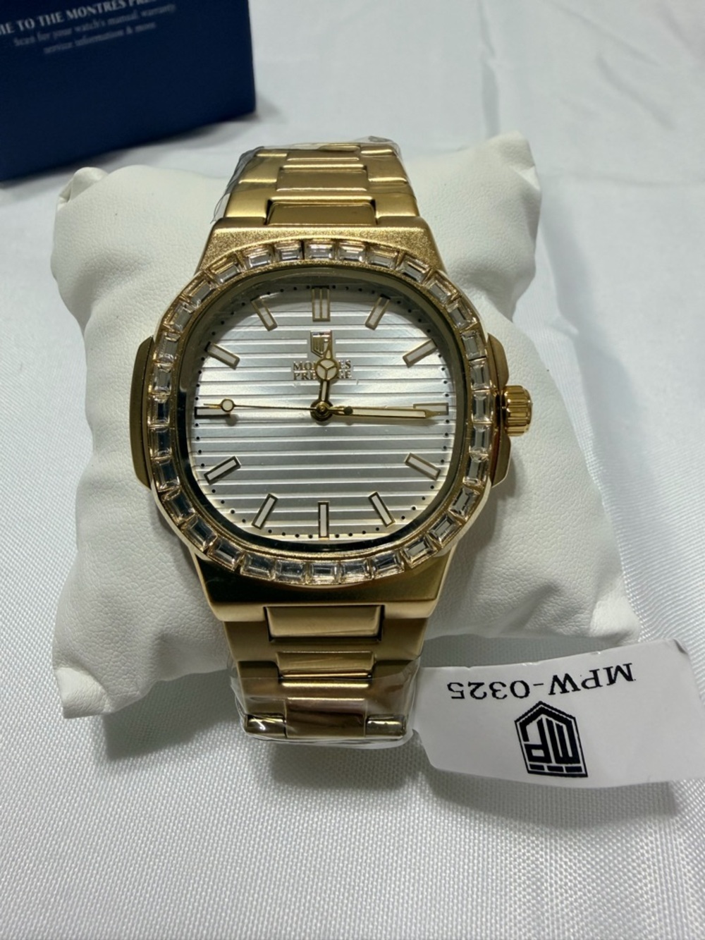 Montres Prestige by Invicta. Gold Tone Men's Bracelet Watch with Crystal Bezel